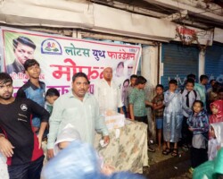 Notebook Distribution at Prem Nagar in Dharavi - 17 July 2017